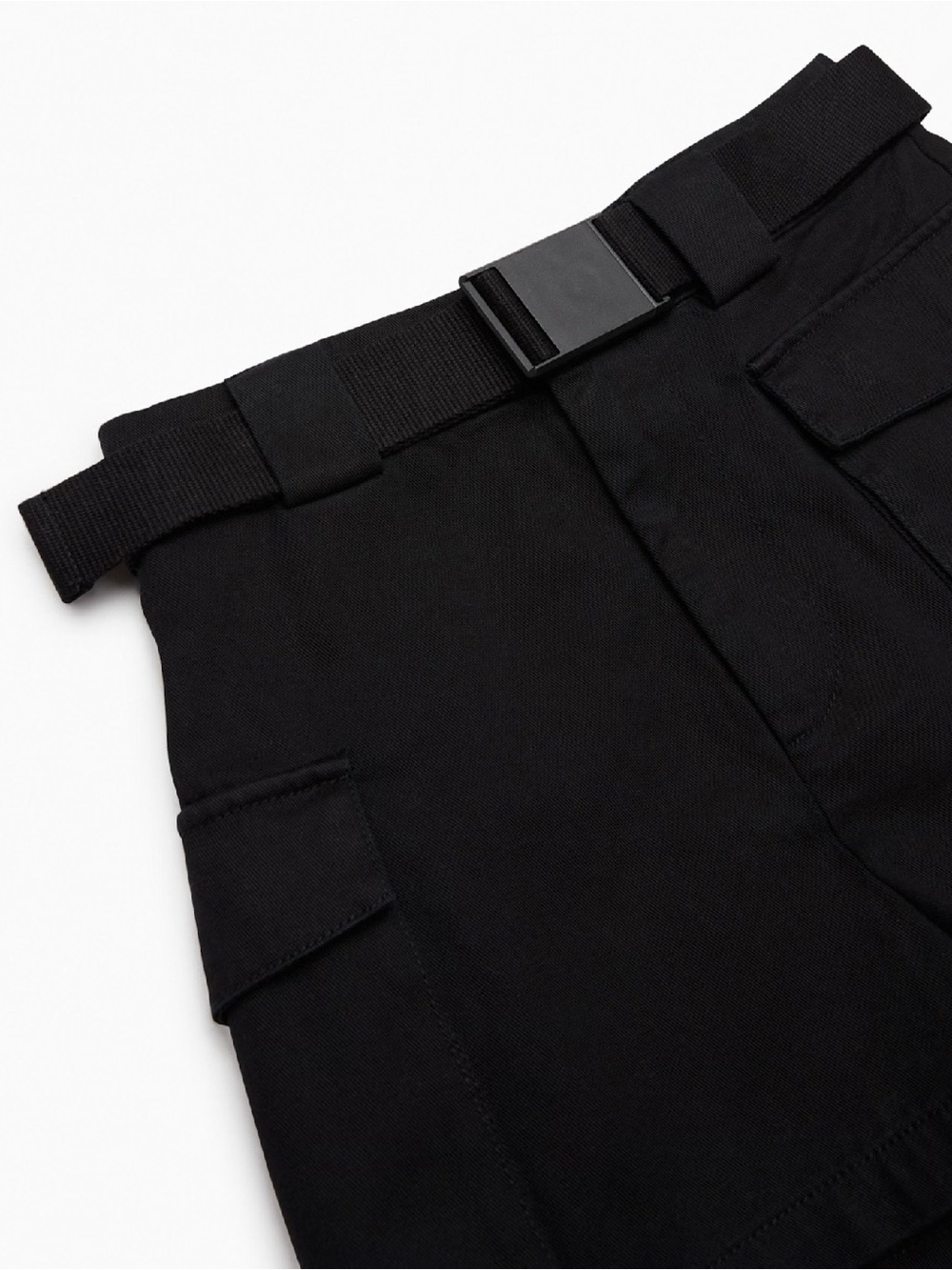 Aritzia TNA  High-Rise Cargo 3” Shorts with  Belt - Picture 8 of 16